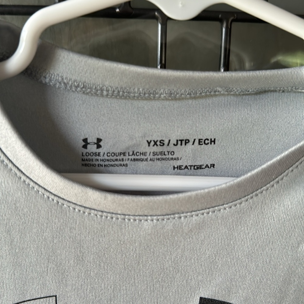 Under Armour tee - Picture 3 of 6